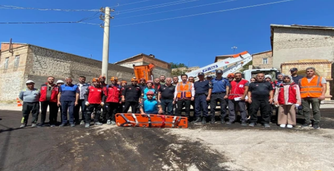 Altunhisar İlçesinde Deprem Tatbikatı